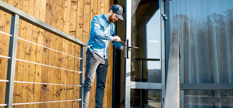 Patio Screen Door Installation Val-des-Monts